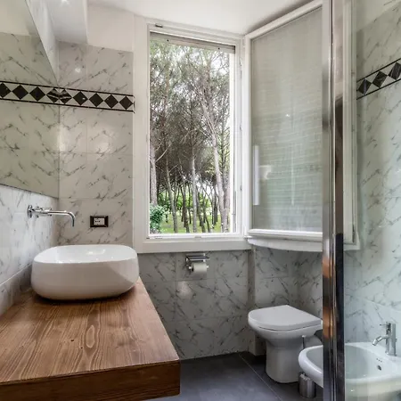 Bed & Breakfast Casa Mirko - Con Stazione Ricarica Auto Elettriche Parcheggio Privato Auto Moto Biciclette Arezzo