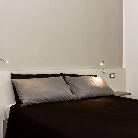 Casa Mirko - Con Stazione Ricarica Auto Elettriche Parcheggio Privato Auto Moto Biciclette 4*