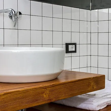 Bed & Breakfast Casa Mirko - Con Stazione Ricarica Auto Elettriche Parcheggio Privato Auto Moto Biciclette Arezzo