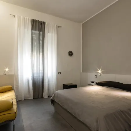 Casa Mirko - Con Stazione Ricarica Auto Elettriche Parcheggio Privato Auto Moto Biciclette Bed & Breakfast