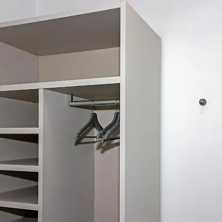 Casa Mirko - Con Stazione Ricarica Auto Elettriche Parcheggio Privato Auto Moto Biciclette 4*