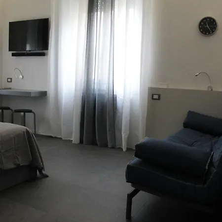 Bed & Breakfast Casa Mirko - Con Stazione Ricarica Auto Elettriche Parcheggio Privato Auto Moto Biciclette Arezzo