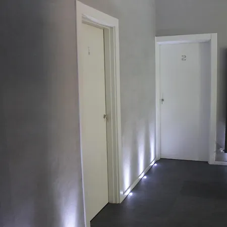 Bed & Breakfast Casa Mirko - Con Stazione Ricarica Auto Elettriche Parcheggio Privato Auto Moto Biciclette Arezzo