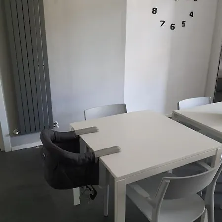 Casa Mirko - Con Stazione Ricarica Auto Elettriche Parcheggio Privato Auto Moto Biciclette 4* Arezzo