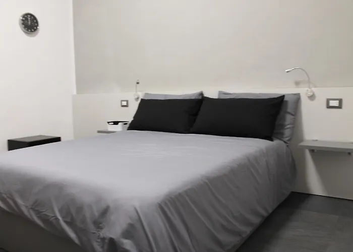 Casa Mirko - Con Stazione Ricarica Auto Elettriche Parcheggio Privato Auto Moto Biciclette Bed and breakfast
