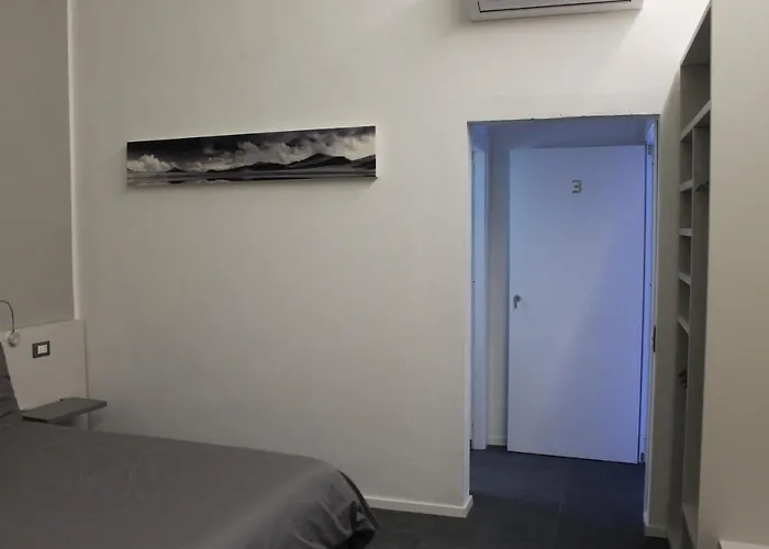 Bed and breakfast Casa Mirko - Con Stazione Ricarica Auto Elettriche Parcheggio Privato Auto Moto Biciclette 4*