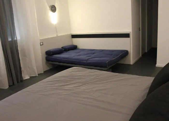 Casa Mirko - Con Stazione Ricarica Auto Elettriche Parcheggio Privato Auto Moto Biciclette Bed and breakfast