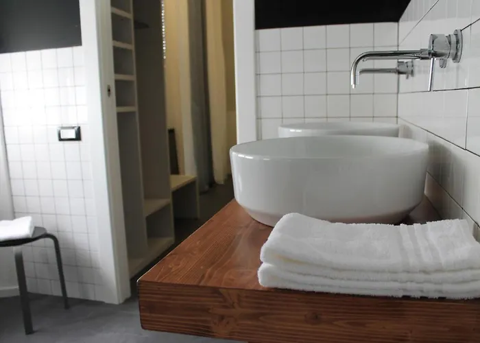 Casa Mirko - Con Stazione Ricarica Auto Elettriche Parcheggio Privato Auto Moto Biciclette 4* Arezzo