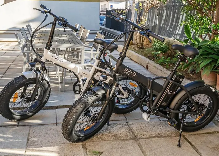 Bed and breakfast Casa Mirko - Con Stazione Ricarica Auto Elettriche Parcheggio Privato Auto Moto Biciclette 4*