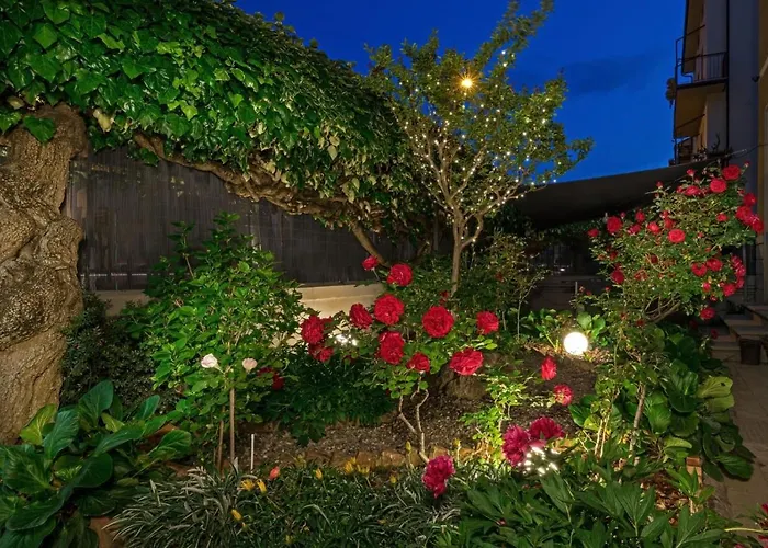 Casa Mirko - Con Stazione Ricarica Auto Elettriche Parcheggio Privato Auto Moto Biciclette Bed and breakfast Arezzo